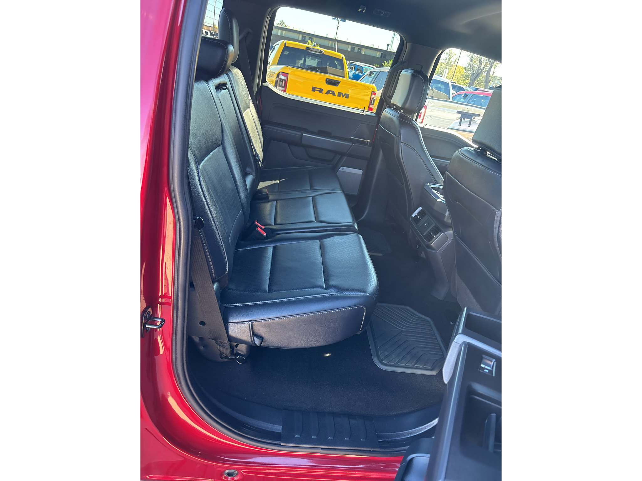 Used 2025 Ford F150 Lariat w/ Bed Utility Package AWD/4WD image 16
