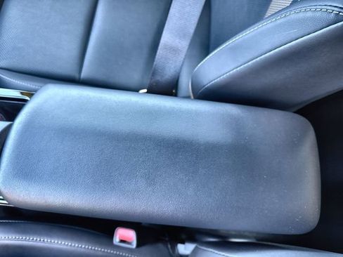 Used 2025 Toyota Prius XLE image 29