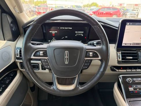 Used 2019 Lincoln Navigator Reserve AWD/4WD image 10