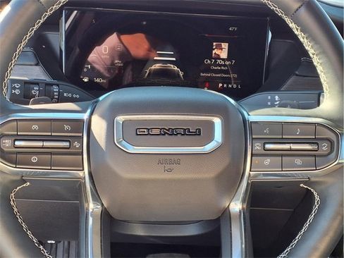 Used 2024 GMC Acadia Denali image 19