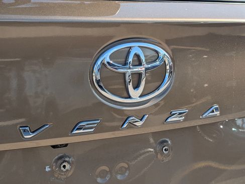 Used 2010 Toyota Venza FWD image 31
