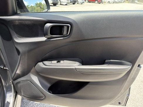 Used 2023 Hyundai Venue Limited w/ Cargo Package FWD image 14