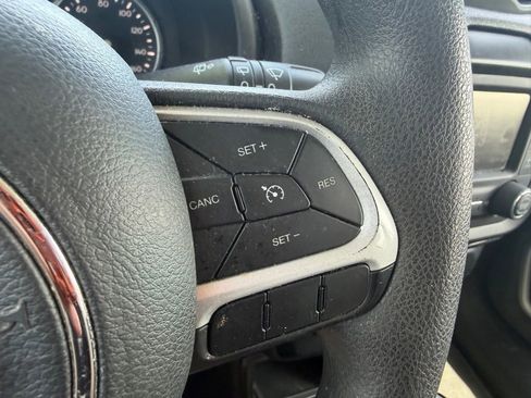 Used 2020 Jeep Renegade Sport w/ UConnect 7.0 Group FWD image 14