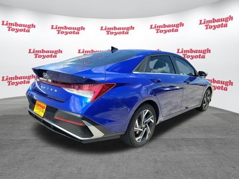 Used 2025 Hyundai Elantra SEL FWD image 21