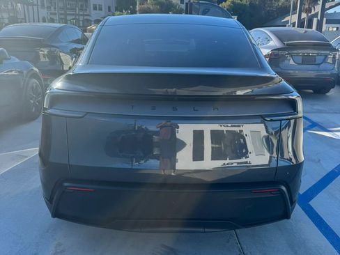Used 2026 Tesla Model Y 2WD image 3