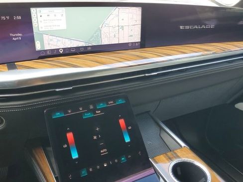 Used 2026 Cadillac Escalade ESV Platinum Sport image 26