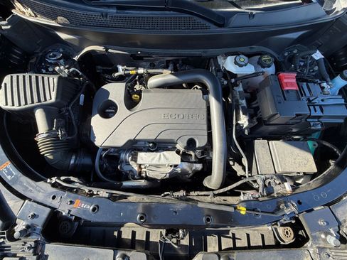 Used 2025 Chevrolet Equinox LT image 31