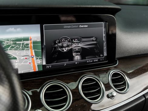 Used 2017 Mercedes-Benz E 300 4MATIC image 25