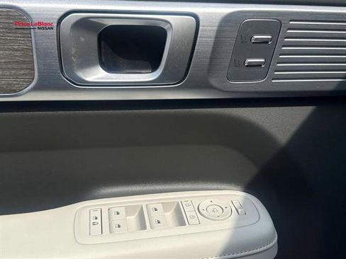 Used 2025 Hyundai Santa Fe Calligraphy FWD image 20
