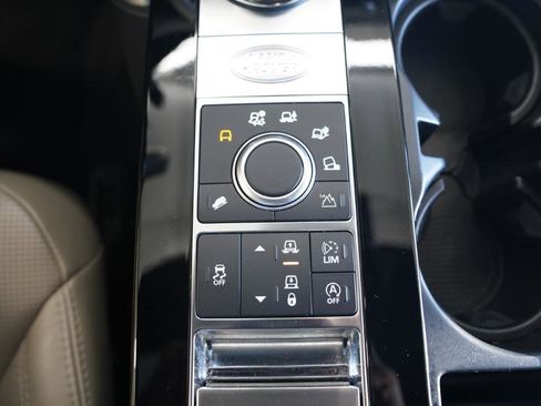 Used 2018 Land Rover Discovery HSE AWD/4WD image 23