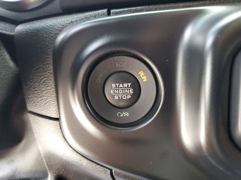 Used 2020 Jeep Gladiator Overland AWD/4WD image 24