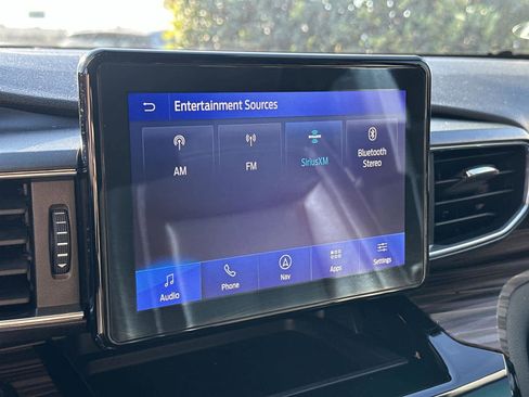 Used 2022 Ford Explorer Limited image 16