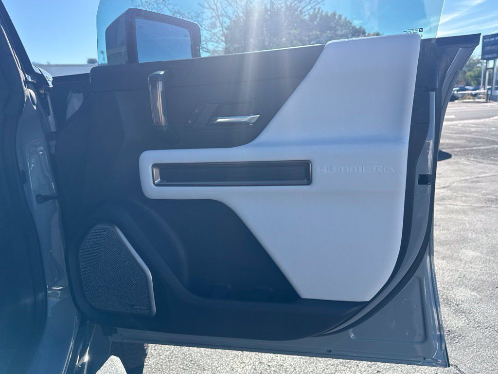 Used 2024 GMC Hummer EV 3X AWD/4WD image 24