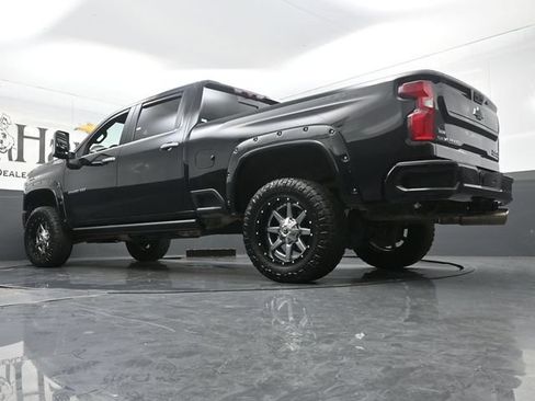 Used 2022 Chevrolet Silverado 2500 High Country w/ Z71 Off-Road Package AWD/4WD image 5