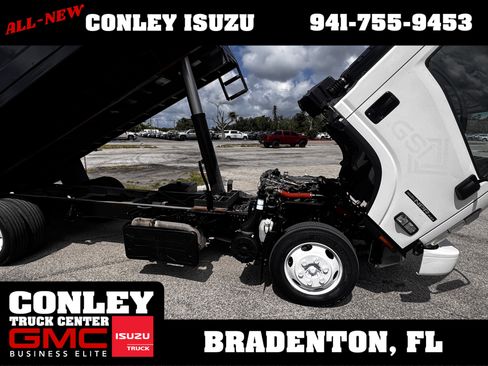 Used 2023 Isuzu NPR RWD image 15