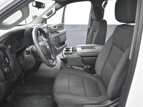 Used 2022 Chevrolet Silverado 2500 Custom w/ Custom Convenience Package image 9