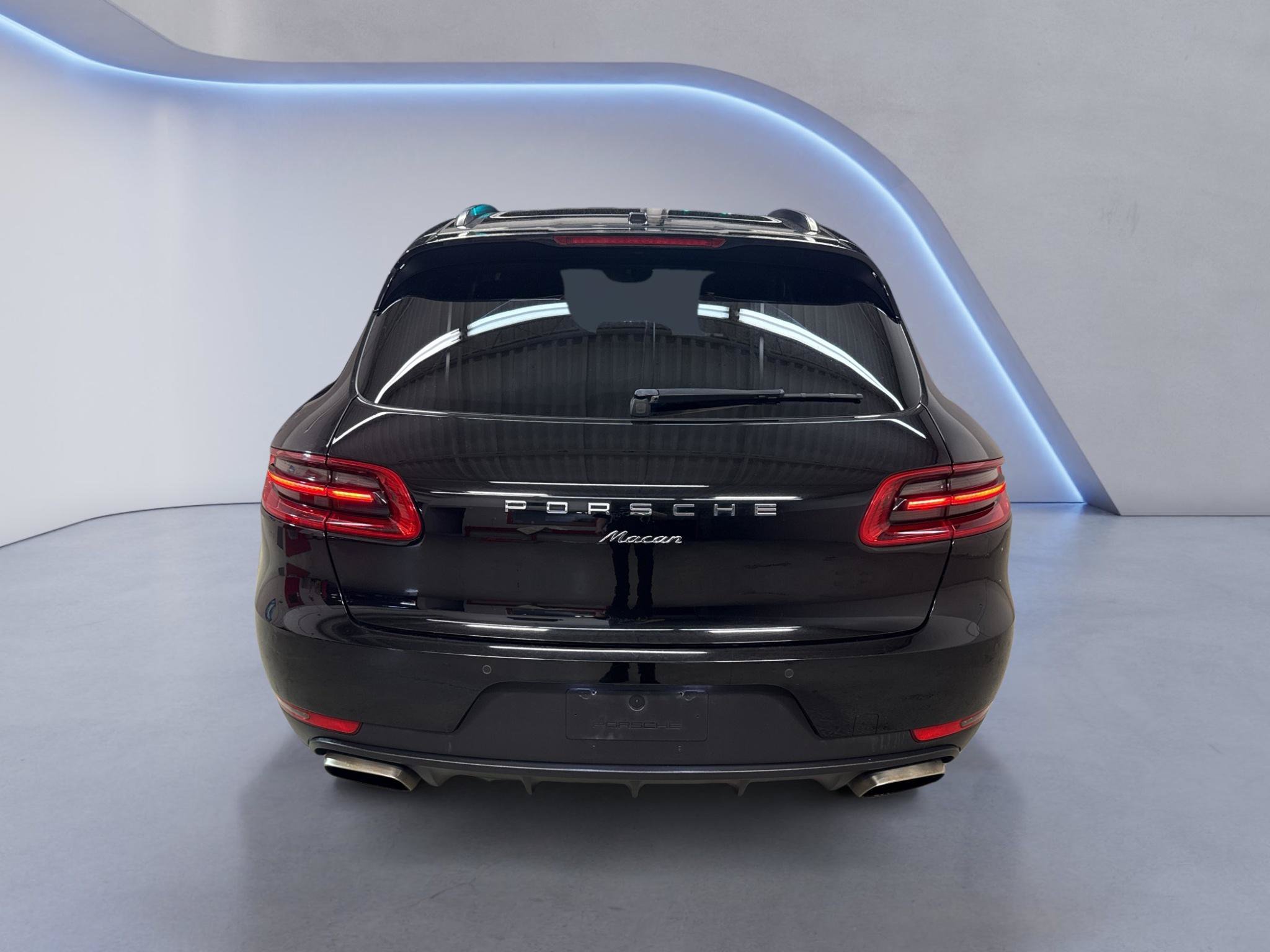Used 2018 Porsche Macan AWD/4WD image 7