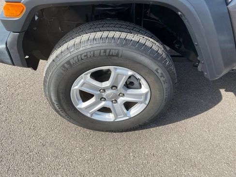Used 2020 Jeep Wrangler Sport AWD/4WD image 23