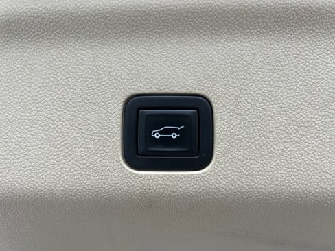 Used 2021 Cadillac Escalade ESV Premium Luxury w/ Driver Assist Tech Package image 44