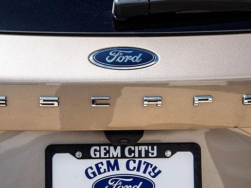 Used 2021 Ford Escape SEL w/ Technology Package AWD/4WD image 17