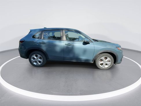 Used 2023 Honda HR-V LX image 9
