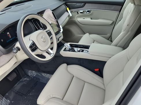 New 2026 Volvo XC90 B6 Ultra w/ Protection Package image 8