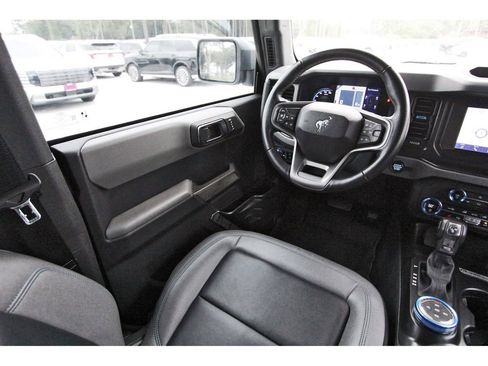 Used 2023 Ford Bronco Black Diamond w/ Sasquatch Package AWD/4WD image 11