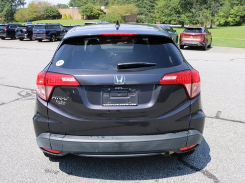 Used 2017 Honda HR-V EX image 4