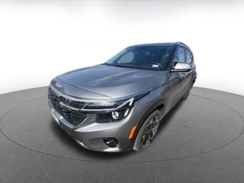 Used 2025 Kia Seltos S image 3