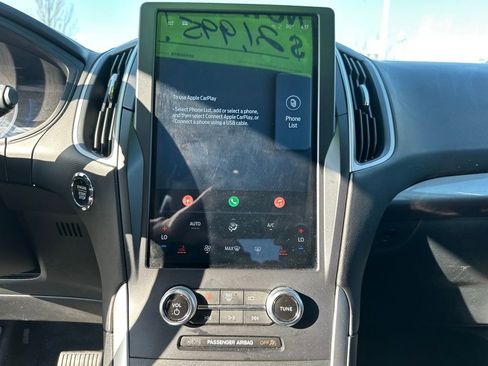 Used 2024 Ford Edge SEL image 17