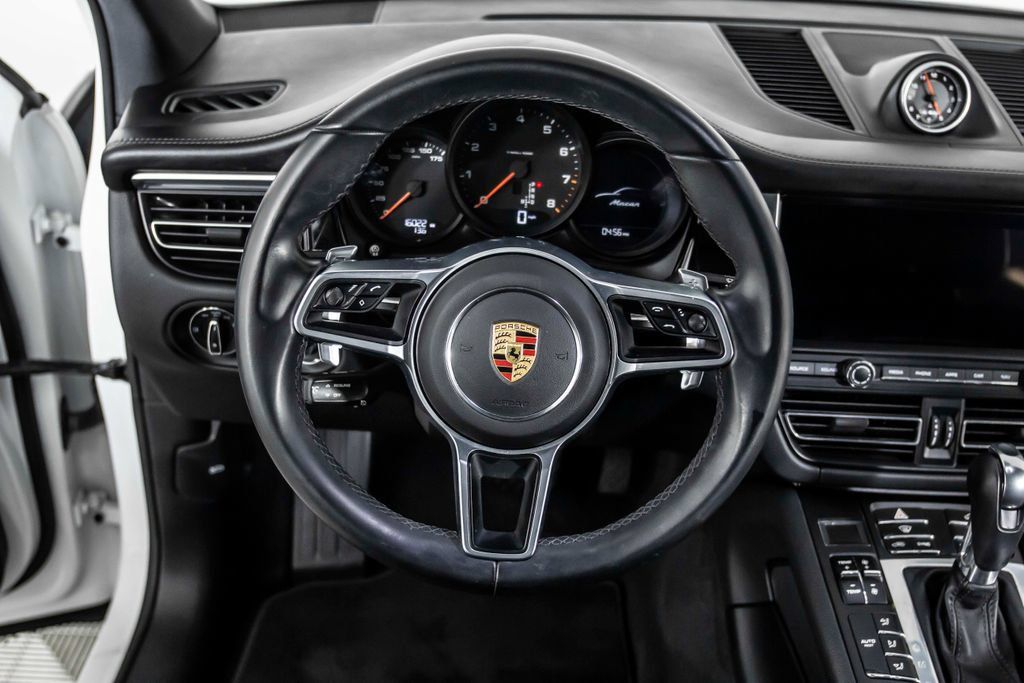 Used 2020 Porsche Macan AWD/4WD image 31