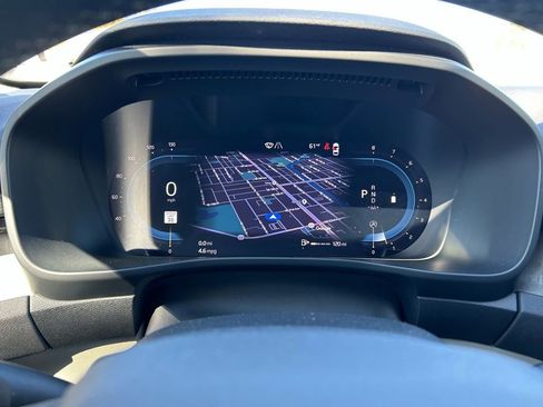 Used 2023 Volvo XC40 B5 Plus w/ Protection Package Premier image 21