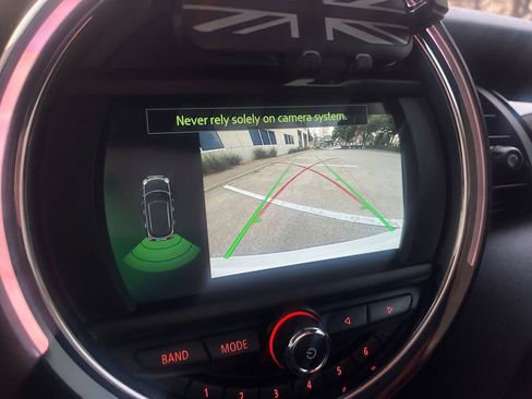 Used 2019 MINI Cooper 4-Door Hardtop image 27