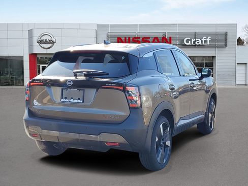 New 2026 Nissan Kicks SR w/ SR Premium Package AWD/4WD image 3