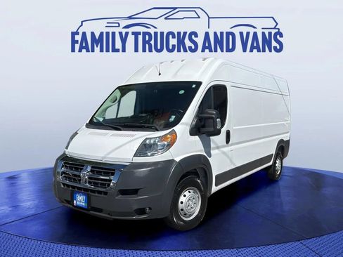 Used 2018 RAM ProMaster 2500 w/ Premium Appearance Group FWD image 1