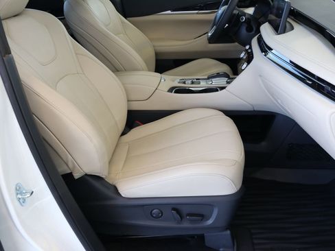 Certified 2025 INFINITI QX60 Pure w/ Cargo Package AWD/4WD image 48