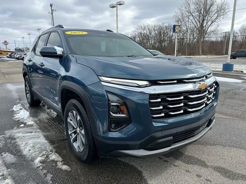 Used 2025 Chevrolet Equinox LT w/ Convenience Package II image 4