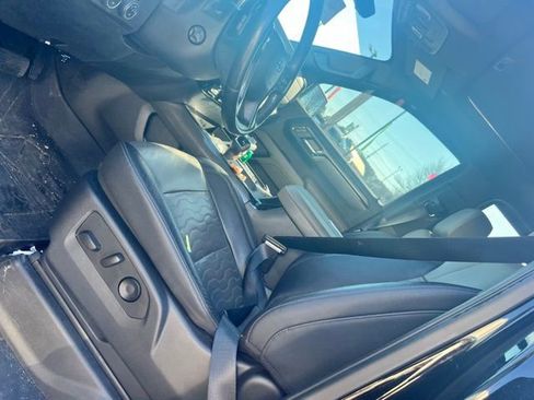 Used 2023 Chevrolet Silverado 1500 ZR2 w/ Technology Package image 14