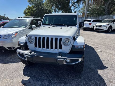 Used 2020 Jeep Wrangler Unlimited Sahara AWD/4WD image 5