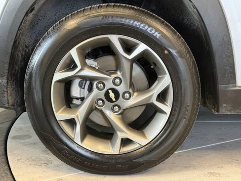 Used 2025 Chevrolet Trax LT w/ LT Convenience Package FWD image 25