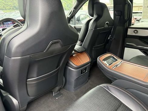 New 2026 Lincoln Navigator L Black Label AWD/4WD image 17