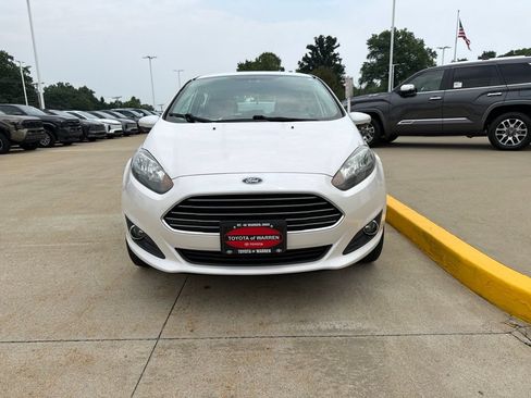Used 2016 Ford Fiesta SE w/ Equipment Group 201A FWD image 4