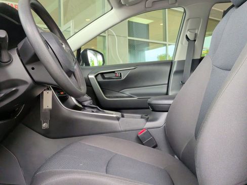 Used 2024 Toyota RAV4 LE FWD image 9