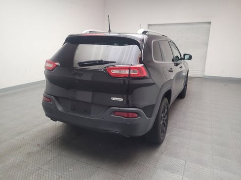 Used 2016 Jeep Cherokee Latitude w/ Safety/Convenience Group FWD image 7