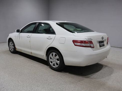Used 2011 Toyota Camry LE w/ Fleet Convenience Pkg FWD image 4