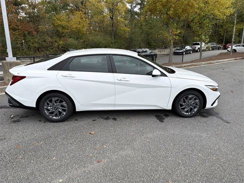 New 2026 Hyundai Elantra Blue image 8