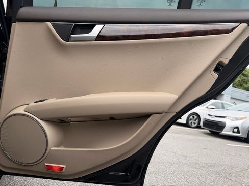 Used 2014 Mercedes-Benz C 250 Sedan image 28