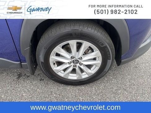 Used 2023 Toyota Corolla Cross LE image 12