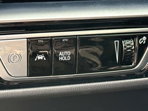 New 2026 Cadillac Lyriq V image 11