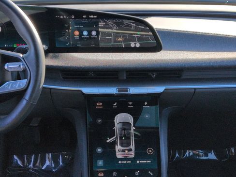 Used 2024 Lucid Air Touring image 28